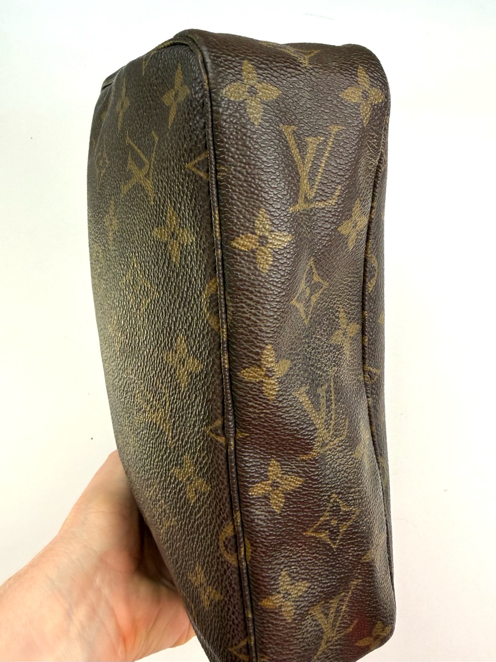 LOUIS VUITTON Monogram Trousse Toilette 23 - Picture 4 of 17